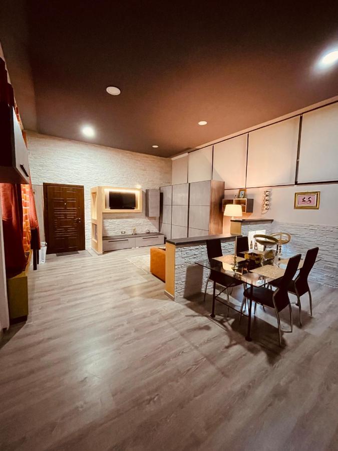 Апартаменти Golden House Кастель-Маджоре Екстер'єр фото