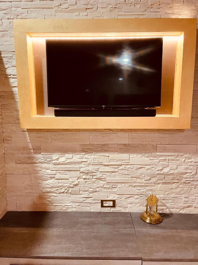 Апартаменти Golden House Кастель-Маджоре Екстер'єр фото